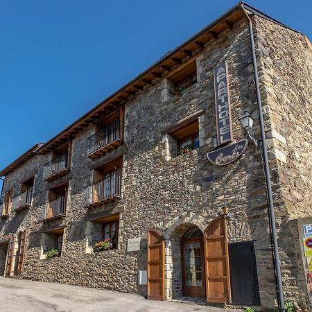 Aparthotel Les Corts Llivia Exterior foto